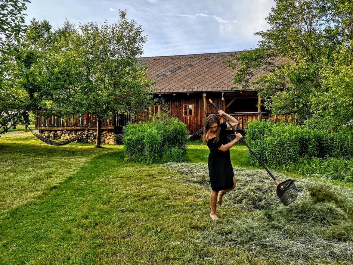 Apartmany Cerveny Dvur Chvalsiny Bagian luar foto
