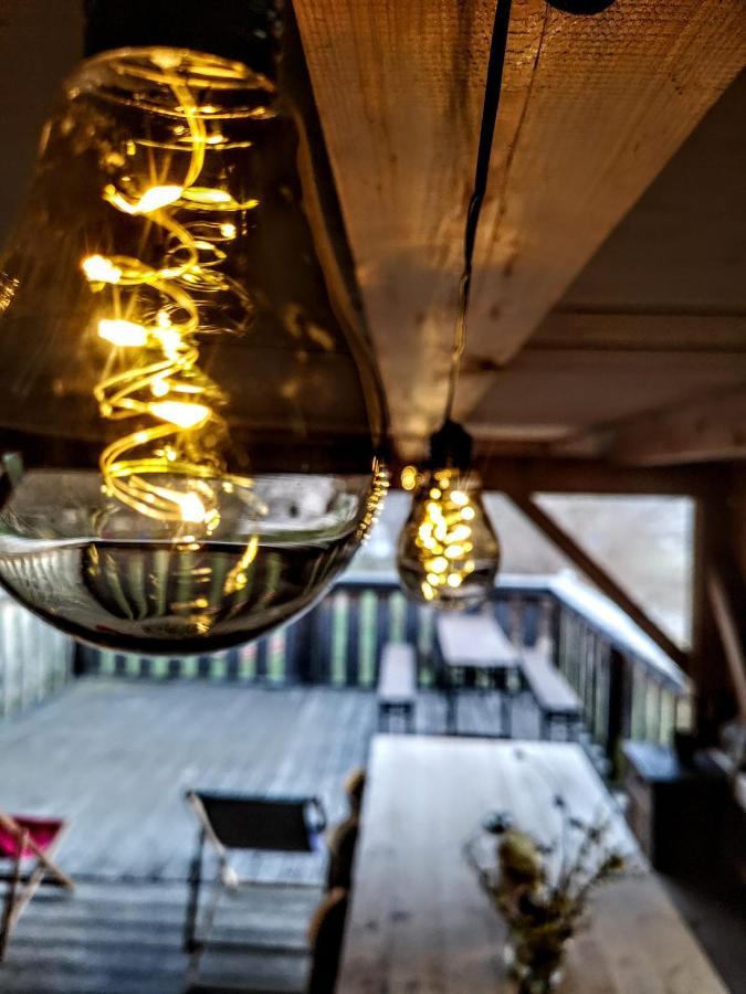 Apartmany Cerveny Dvur Chvalsiny Bagian luar foto