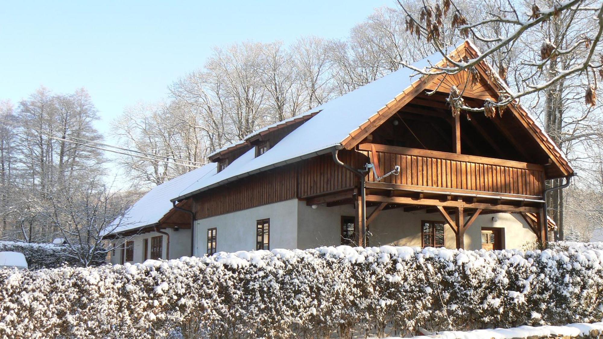 Apartmany Cerveny Dvur Chvalsiny Bagian luar foto