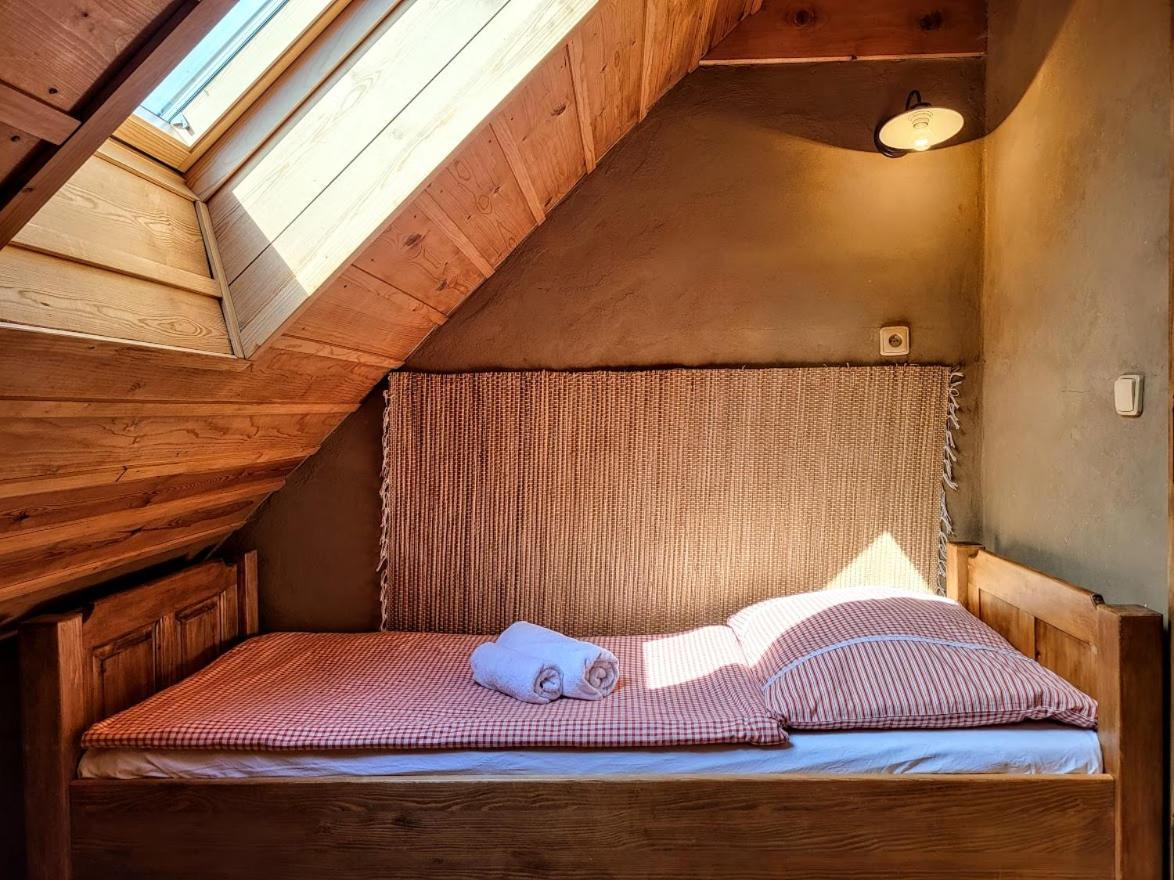 Apartmany Cerveny Dvur Chvalsiny Bagian luar foto