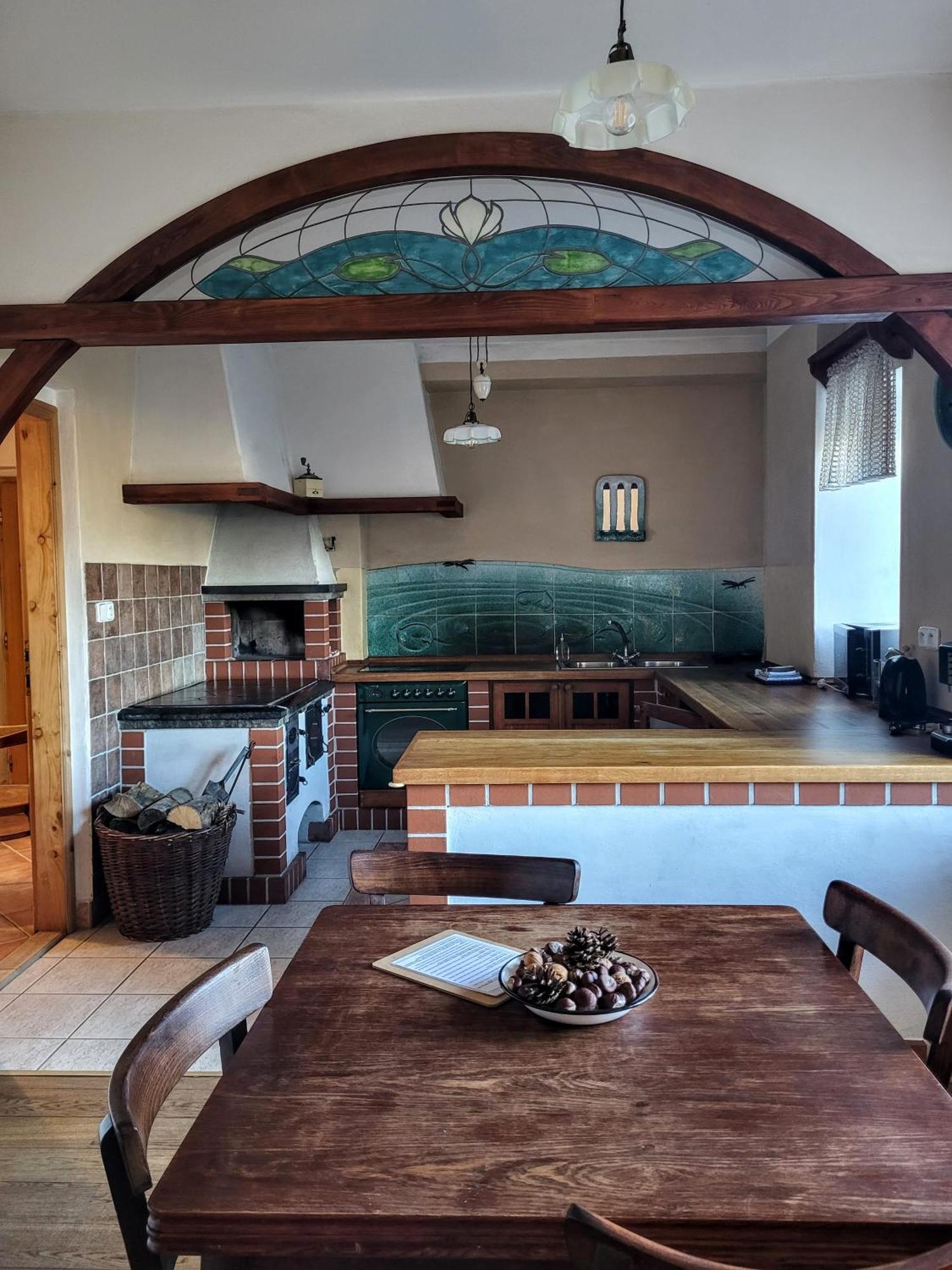 Apartmany Cerveny Dvur Chvalsiny Bagian luar foto